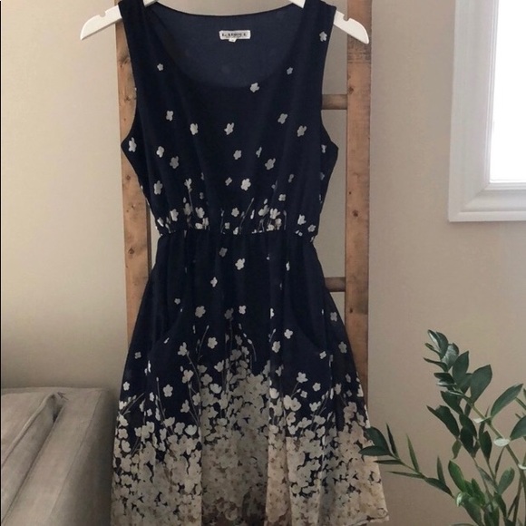 Dresses & Skirts - Dress